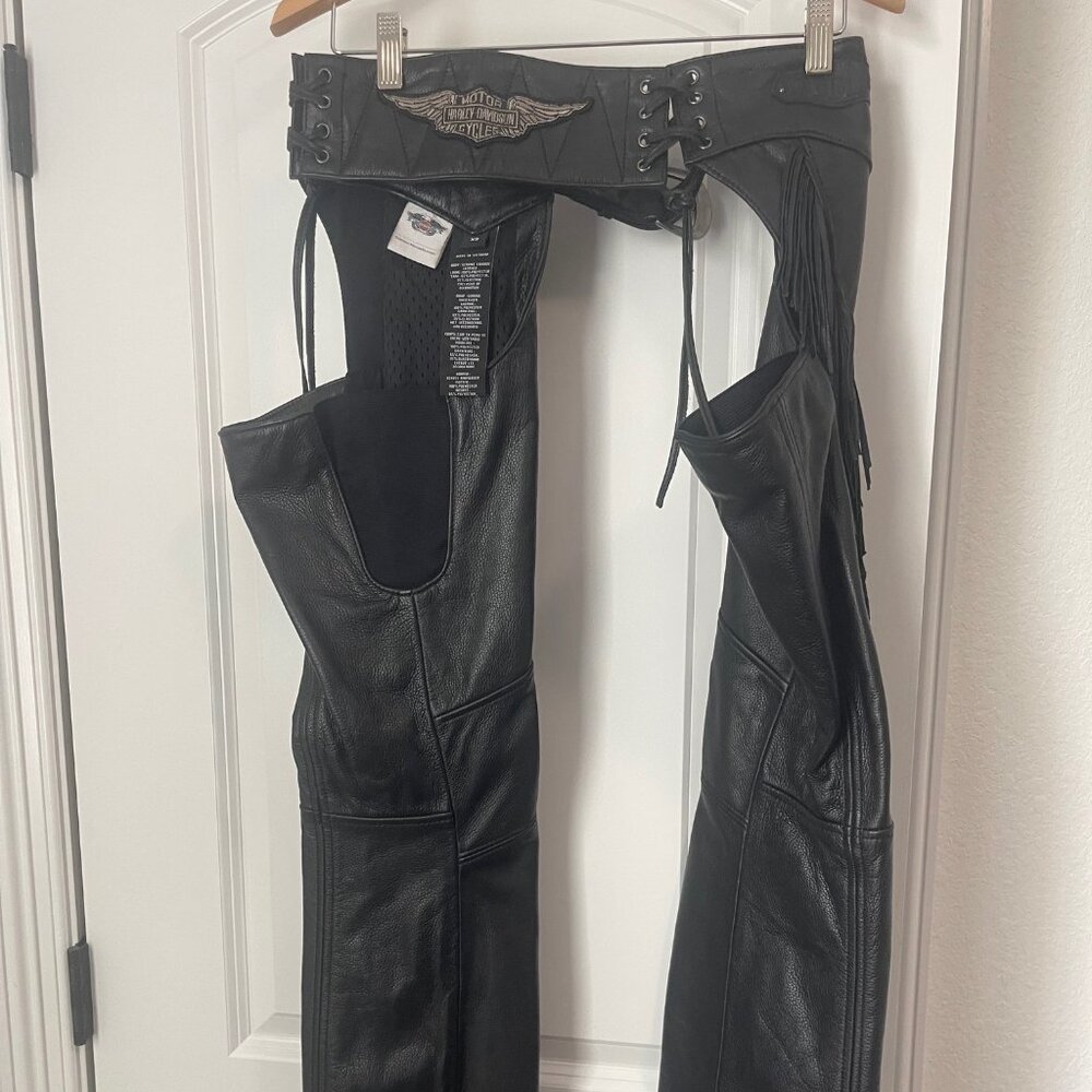HARLEY DAVIDSON WOMEN'S SIZE SMALL BLACK LEATHER CHAPS WITH LOGO EUC